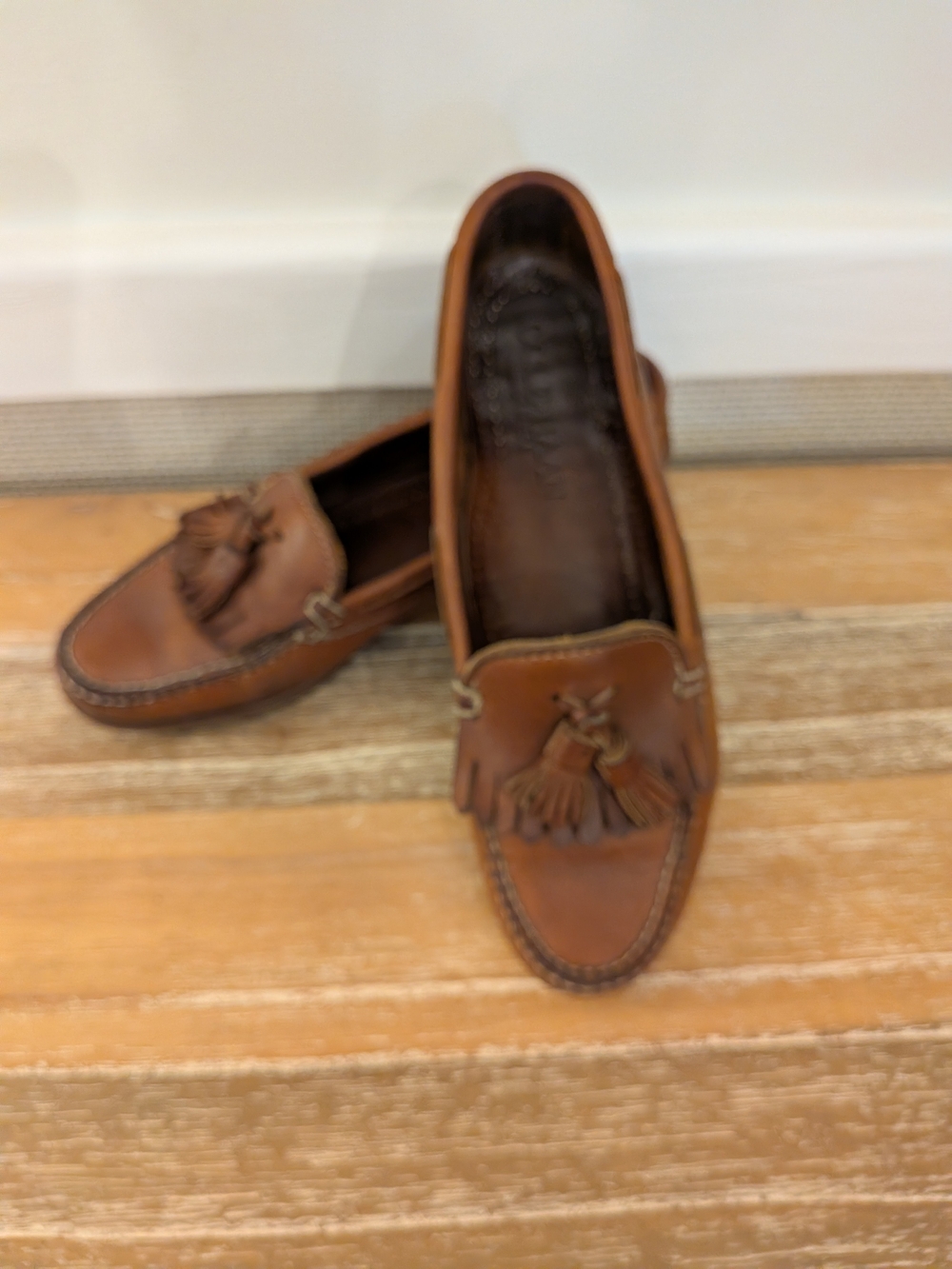 Cole Haan Leather Upper And Sole Women's Tassel Loafers in Cognac Brown 8.5